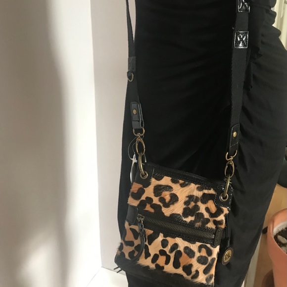 The Sak Crossbody - Picture 1 of 3